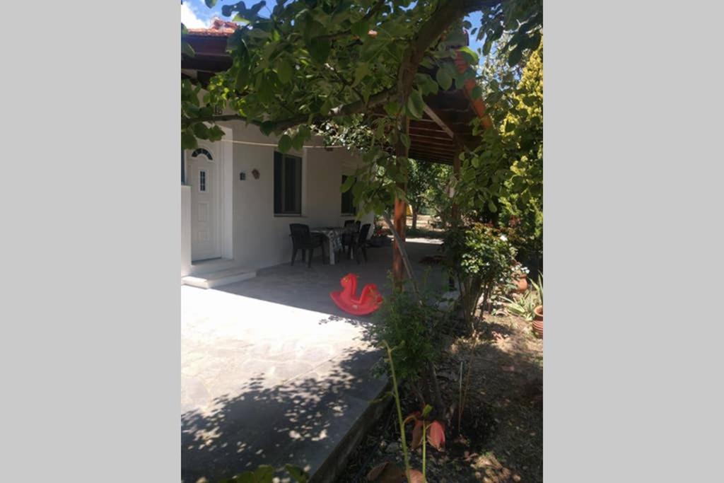 Irinis Cottage Kala Nera Esterno foto