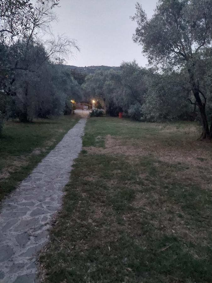 Irinis Cottage Kala Nera Esterno foto